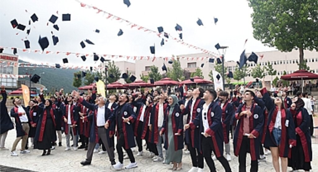 OMÜ Yeşilyurt Demir Çelik MYO'dan 138 Teknik Eleman Mezun Oldu: Sektöre Nitelikli Katkı