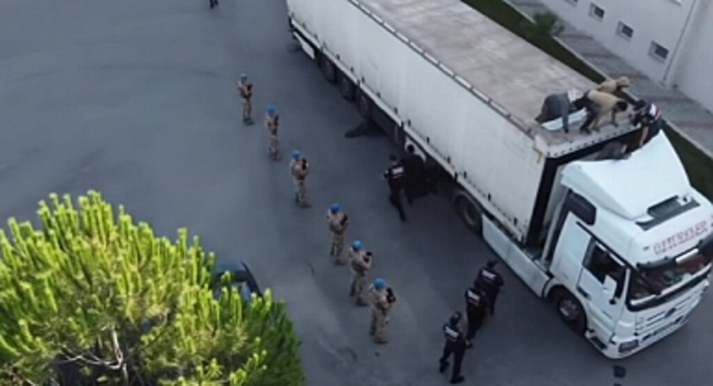 81 İlde Göçmen Kaçakçılarına Darbe: 200 Organizötör Yakalandı
