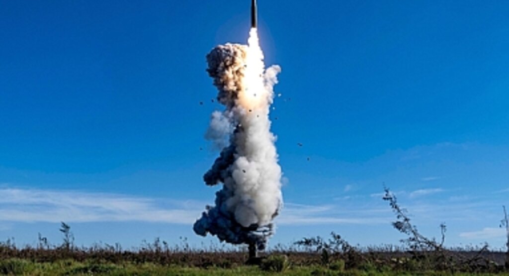 Balistik Füze Nedir? Dünyanın En Tehlikeli Silahlarından Biri Hakkında Merak Edilenler