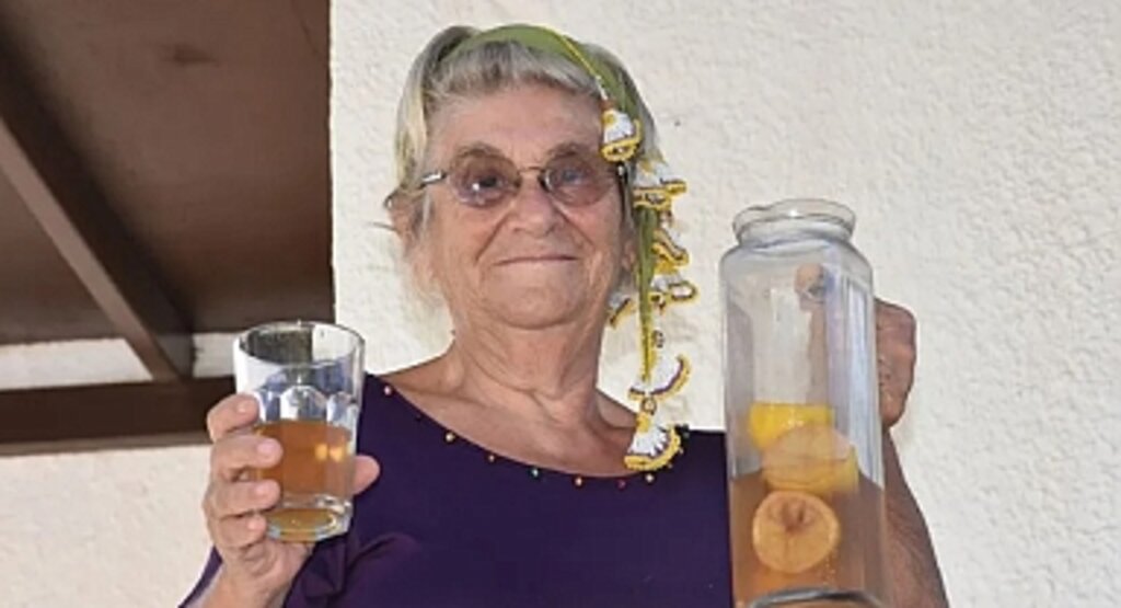 Prof. Dr. Canan Karatay’dan Kuru Öksürüğe Doğal Çözüm Reçetesi