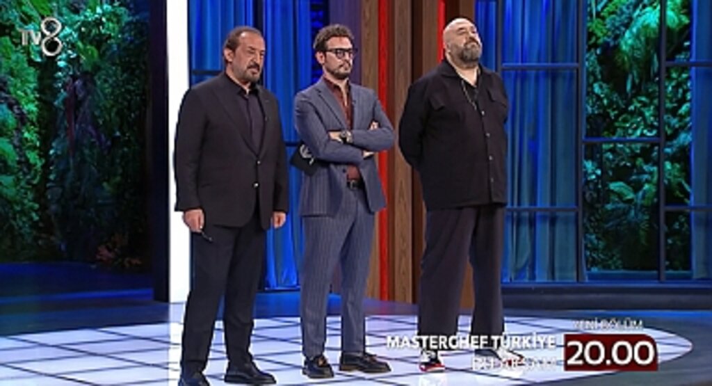 Mehmet Şef kime kaşık attı? 27 Ekim Pazar MasterChef kim kaşık aldı, Mehmet Şef kime kaşık attı?