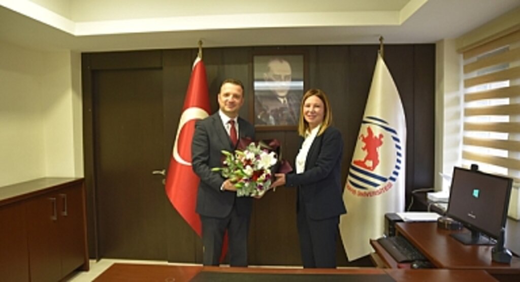 OMÜ İlahiyat Fakültesi'nde Dekanlık Görev Değişimi: Yeni Dekan Prof. Dr. Faruk Sancar Oldu