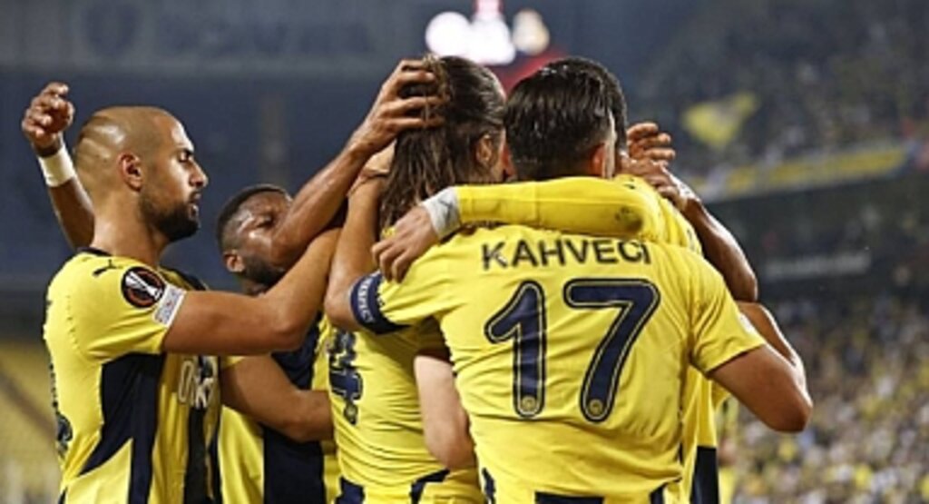 Twente - Fenerbahçe Maçı İçin Geri Sayım Başladı: Hangi Kanalda, Şifresiz Mi?