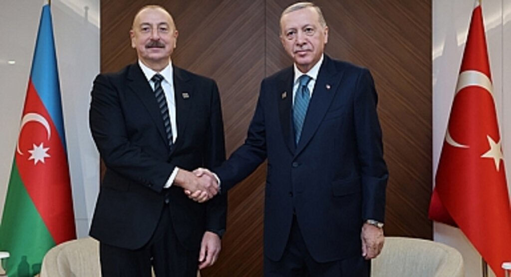 Cumhurbaşkanı Erdoğan ve Azerbaycan Cumhurbaşkanı Aliyev, Bişkek'te Bir Araya Geldi