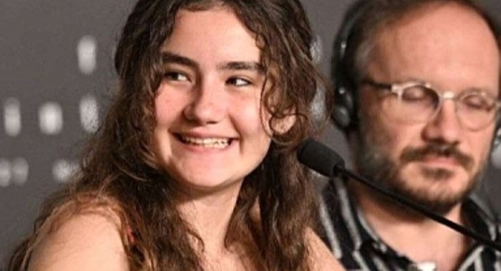 Ece Bağcı Sezen Kimdir? Genç Yaşta Kazandığı Başarılarla Dikkat Çeken Oyuncunun Hayatı ve Kariyeri