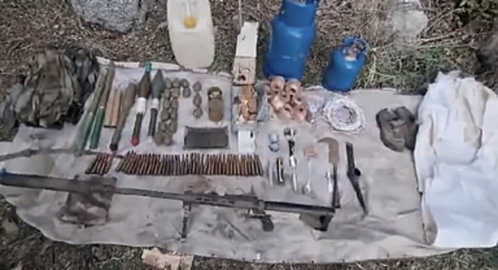 TSK, Pençe-Kilit Bölgesinde Teröristlere Ait Silah ve Malzemeleri Ele Geçirdi