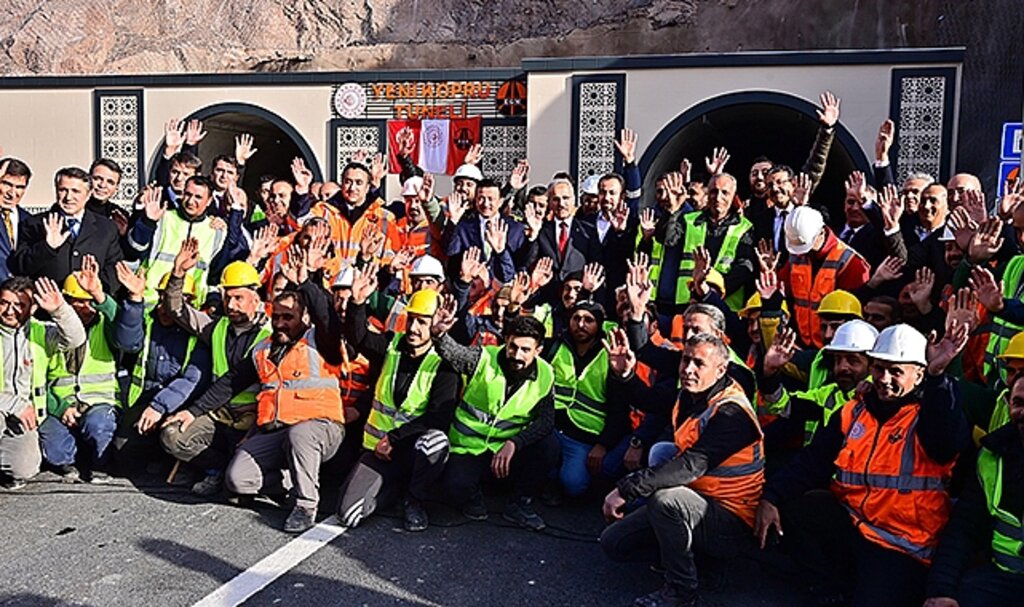 Uraloğlu: Hakkari’de Yeni Yol Projeleri 193 Milyon Lira Tasarruf Sağlayacak