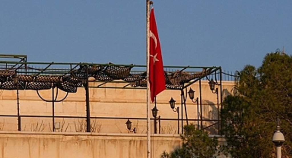 Türkiye'nin Şam Büyükelçiliği 12 Yıl Sonra Yeniden Açıldı: Türk Bayrağı Göndere Çekildi