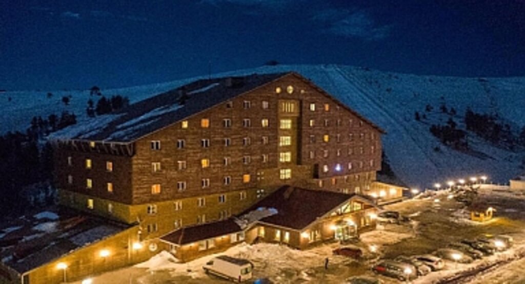 Bolu’da Yangın Faciası: Grand Kartal Otel Alevlere Teslim Oldu