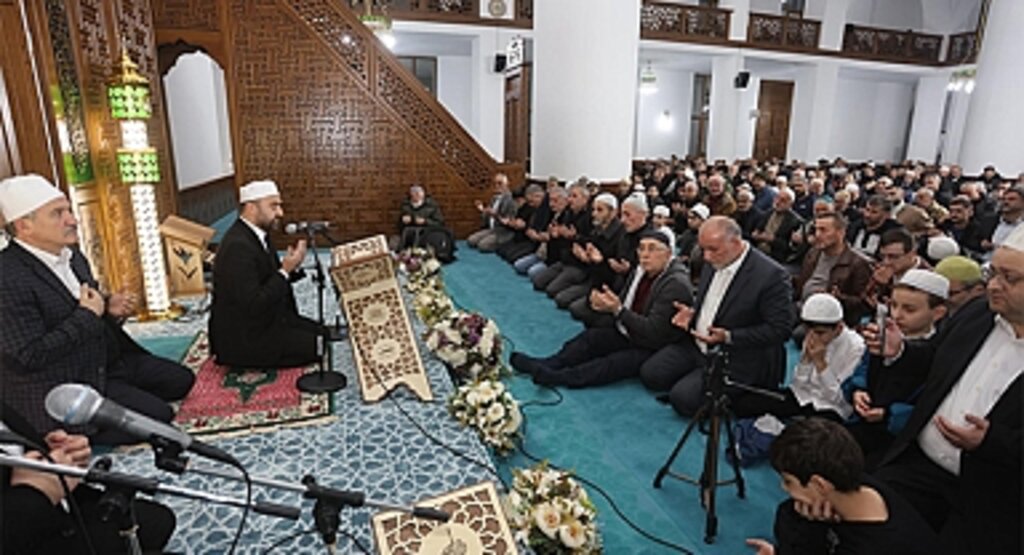 Canik’te Regaip Kandili’nde Manevi Coşku Zirveye Çıktı