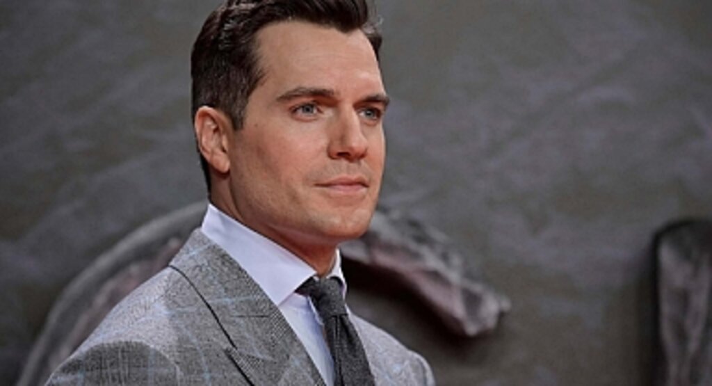 Henry Cavill: Hollywood'un Güçlü ve Karizmatik Yıldızı
