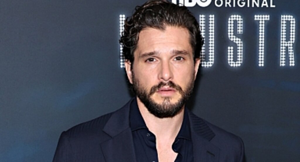 Kit Harington: Televizyon ve Sinemanın Sessiz Gücü