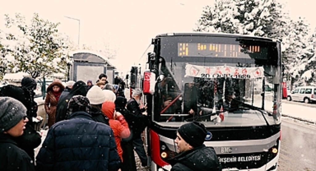 Büyükşehir’den Yoğun Kar Yağışına Rağmen Kesintisiz Ulaşım Hizmeti