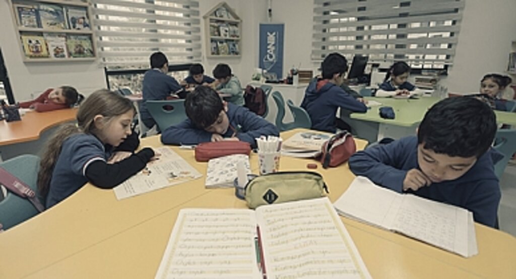 Canik Halk Kütüphanesi'nde Kitap Sevgisi Büyüyor