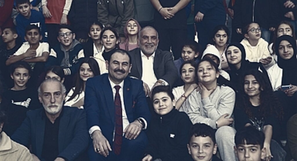 Başkan Sandıkçı Öğrencilerle İftar Sofrasında Buluştu