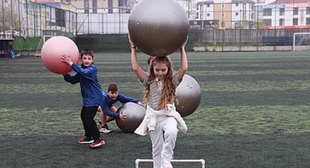 Atakum’da 23 Nisan Sporla Kutlandı: Minikler Şenlikte Buluştu