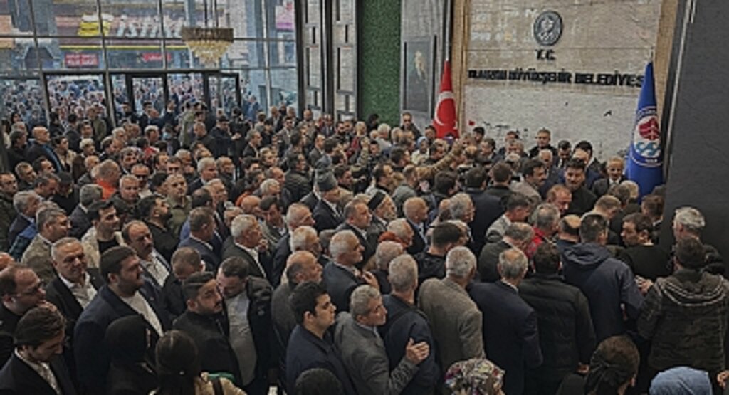 Bakan Uraloğlu: Türkiye'nin Geleceği Parlak, Trabzon Raylı Sistem Projesi Tamamlanıyor