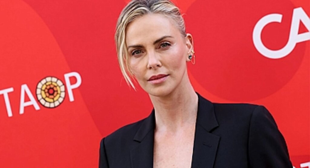 Charlize Theron Kimdir? Güney Afrika’dan Hollywood’a Uzanan Etkileyici Bir Yıldız Yolculuğu