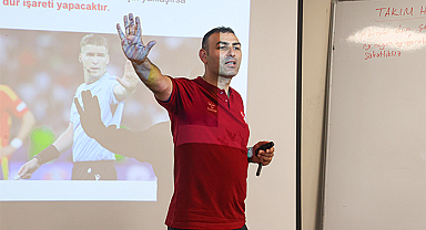 Samsunspor U19 Takımına Yeni Futbol Kuralları Eğitimi