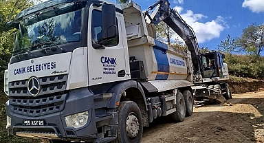 Canik’te Asfalt, Beton ve Yeni Yol Çalışmaları Aralıksız Sürüyor