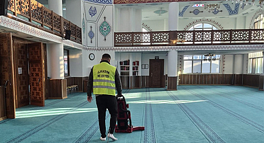İlkadım Belediyesi’nden İbadethanelere Tam Kapsamlı Temizlik Çalışması