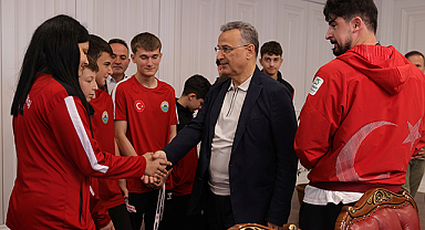 İlkadım Belediye Başkanı İhsan Kurnaz Başarılı Sporcuları Ağırladı