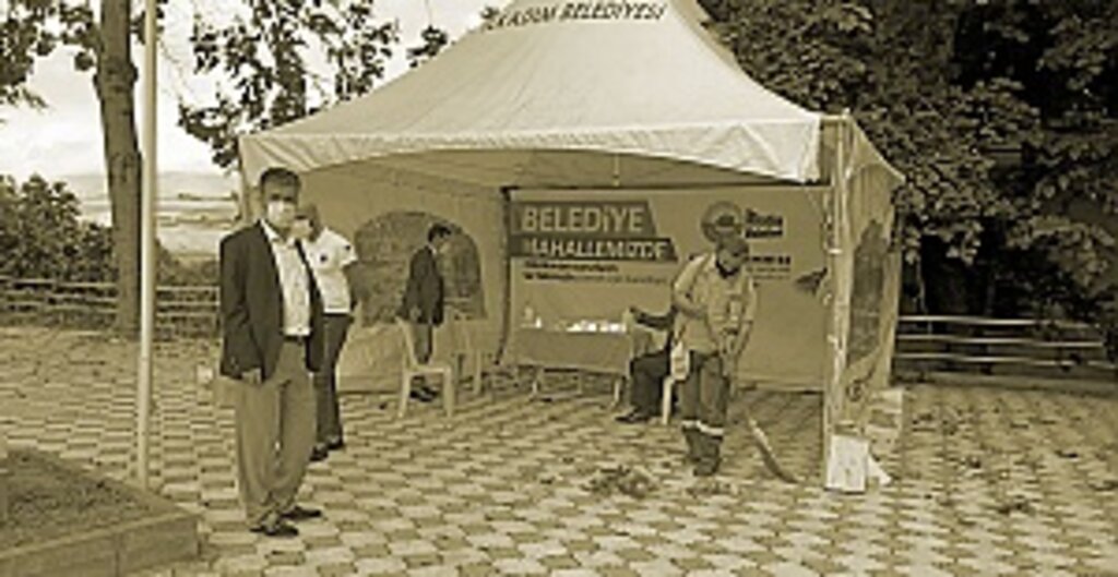 Belediye Hizmet Çadırı Halkın Yoğun İlgisiyle Devam Ediyor