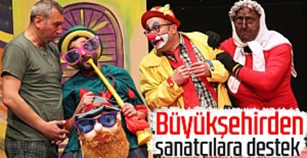 Samsun’da Tiyatro Sanatçıları Sahnede Yeniden Buluştu